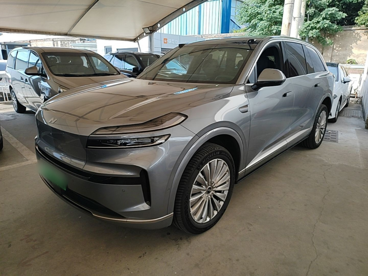 L90 2025 Ultra 6-Seater 85