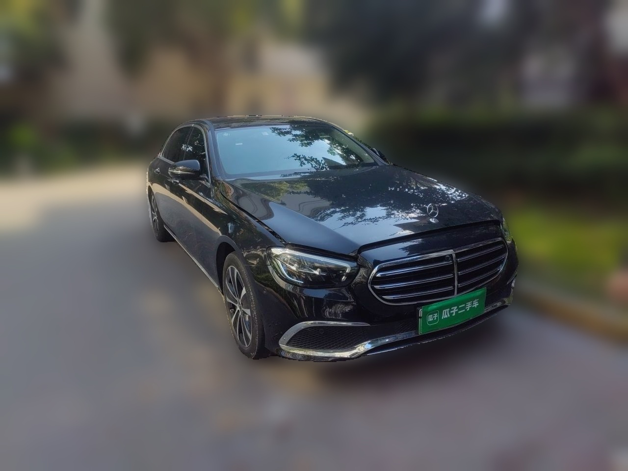 E-Class EV 2023 E 350 e L PHEV photo 3