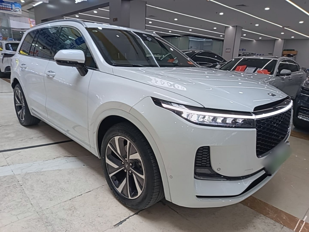 Li Auto ONE 2021 EREV 6-Seater photo 3