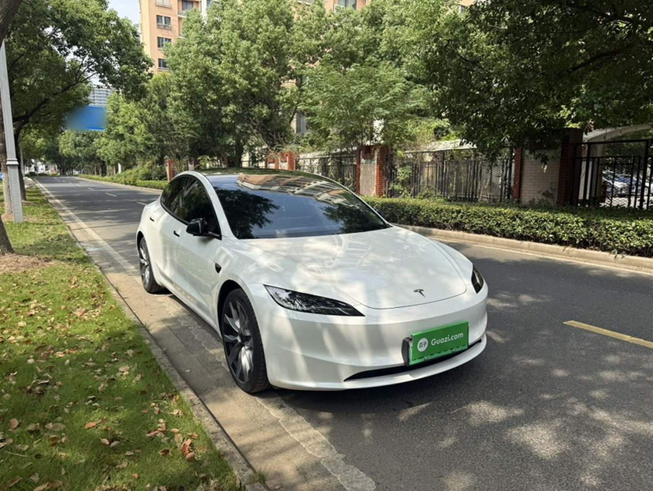 Model 3 2023 Long Range AWD photo 3