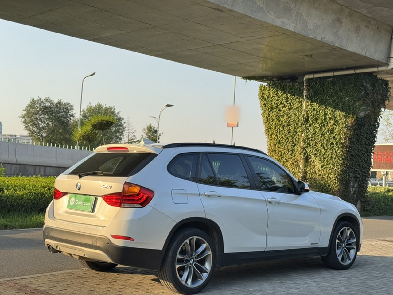 X1 2015 sDrive18i Leading photo 4