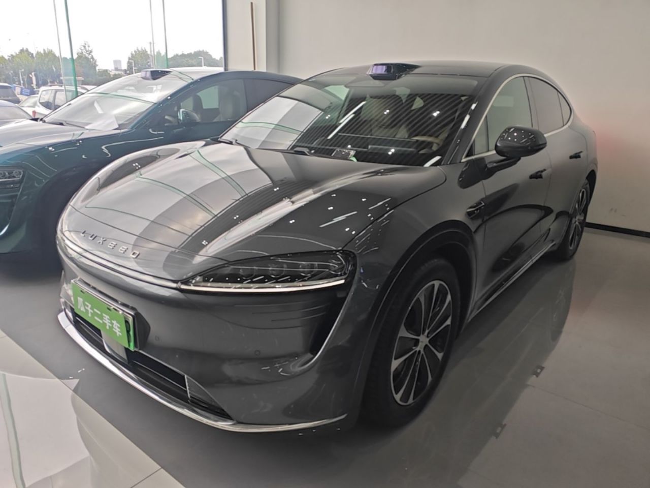 HIMA Luxeed R7 2025 EREV 251km Max