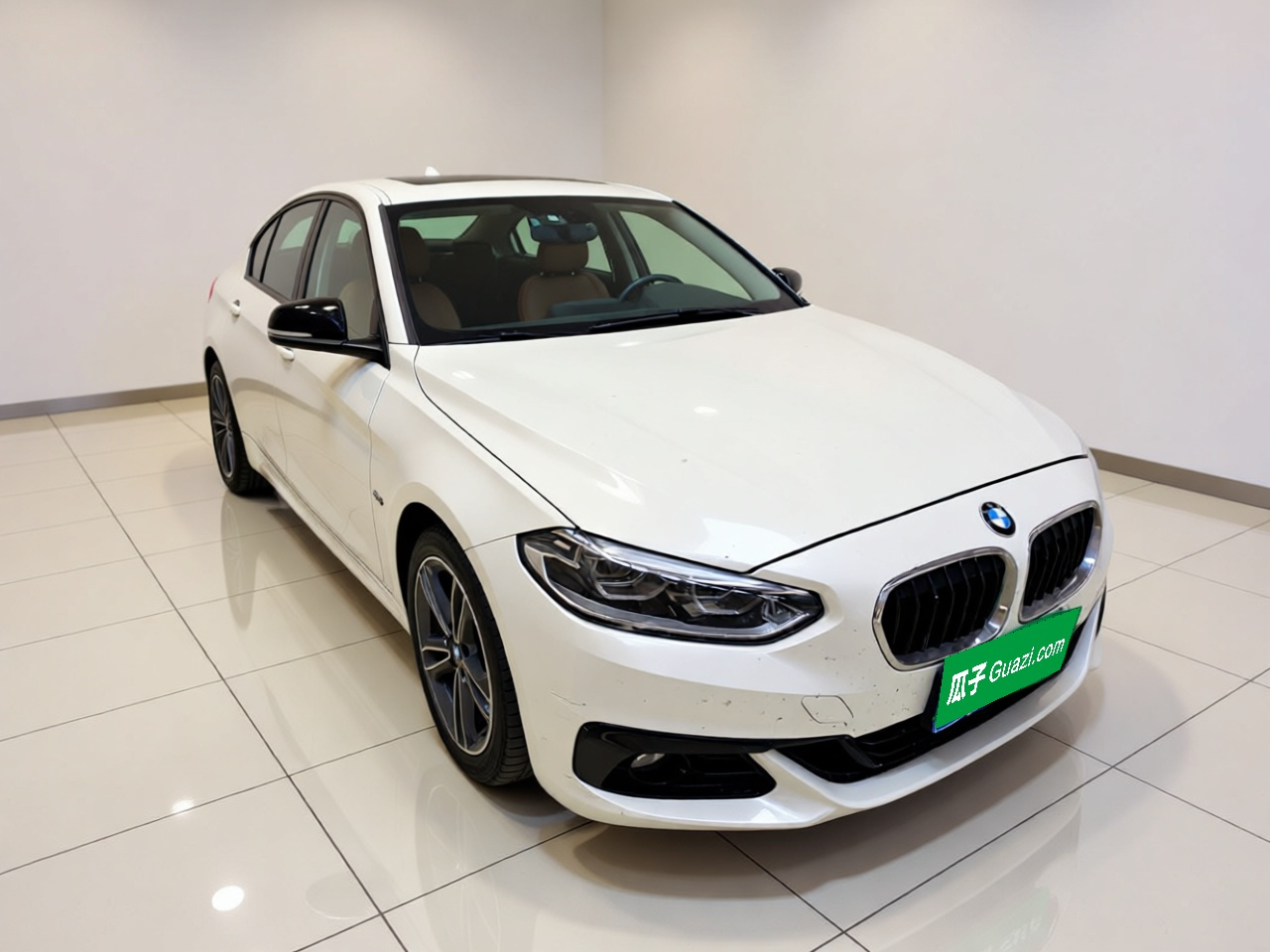 1 Series 2018 118i Sport photo 3