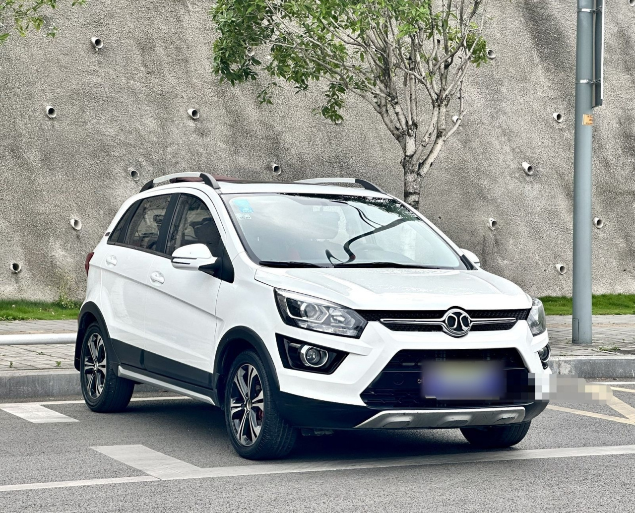 BAIC X25 2015 1.5L MT Elite photo 3