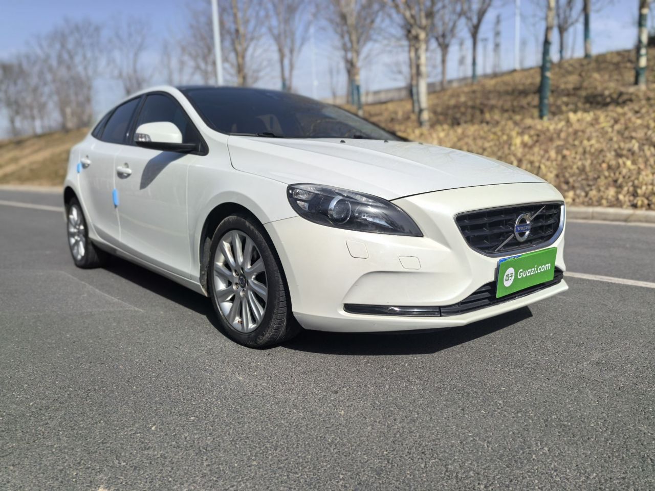 V40 2015 1.6T photo 3