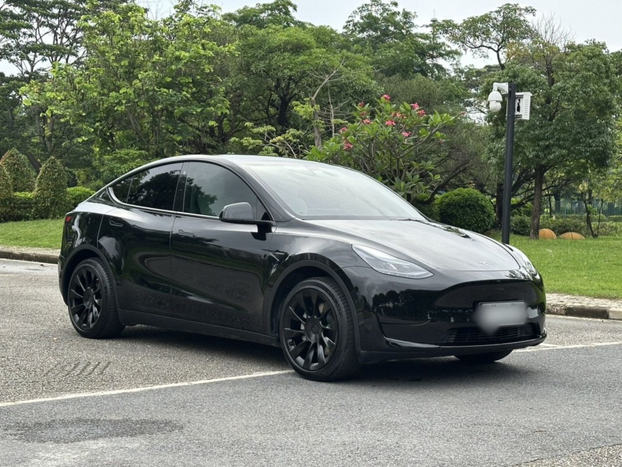 Model Y 2022 Facelift RWD photo 2