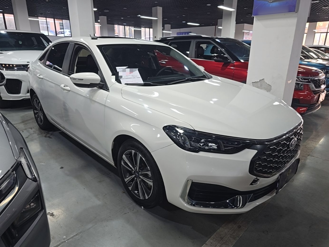 Escort 2021 1.5L AT photo 3