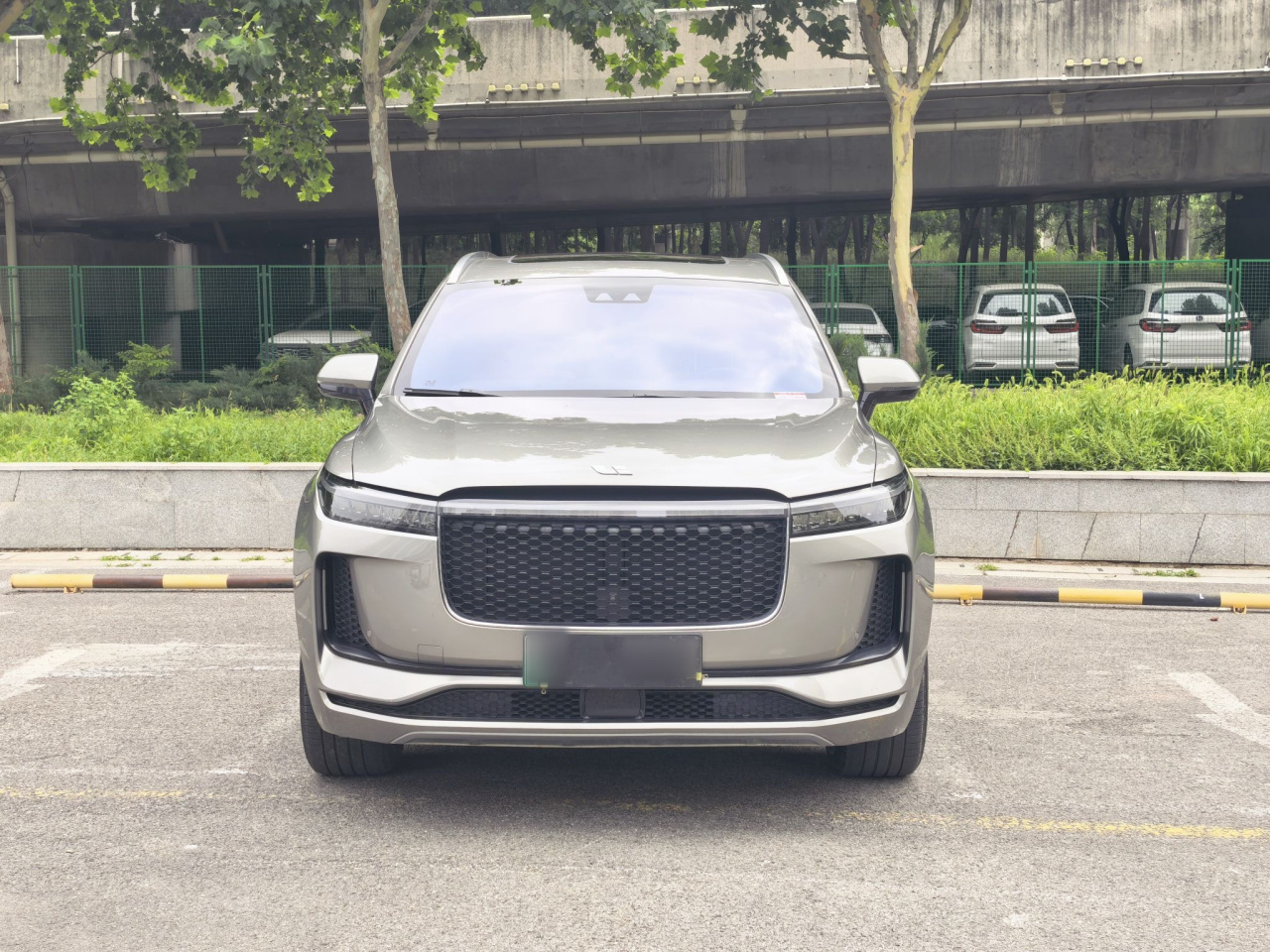 Li Auto ONE 2020 EREV 6-Seater photo 2