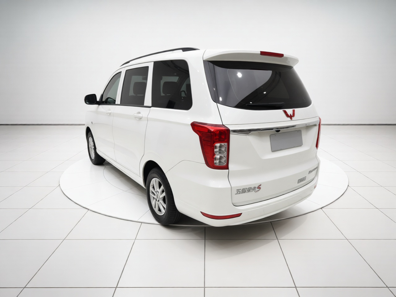 Wuling Hongguang 2018 1.5L S Standard L2B photo 4
