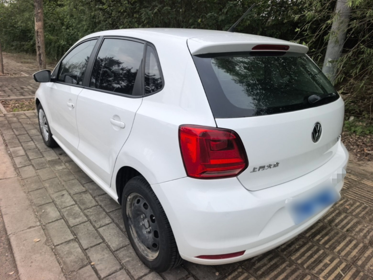 Polo 2016 1.6L AT Comfort photo 4