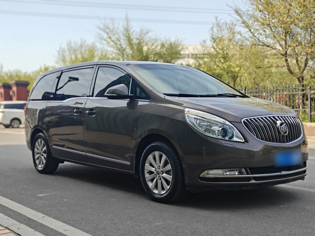 GL8 2015 2.4L Luxury Business Exclusive photo 3
