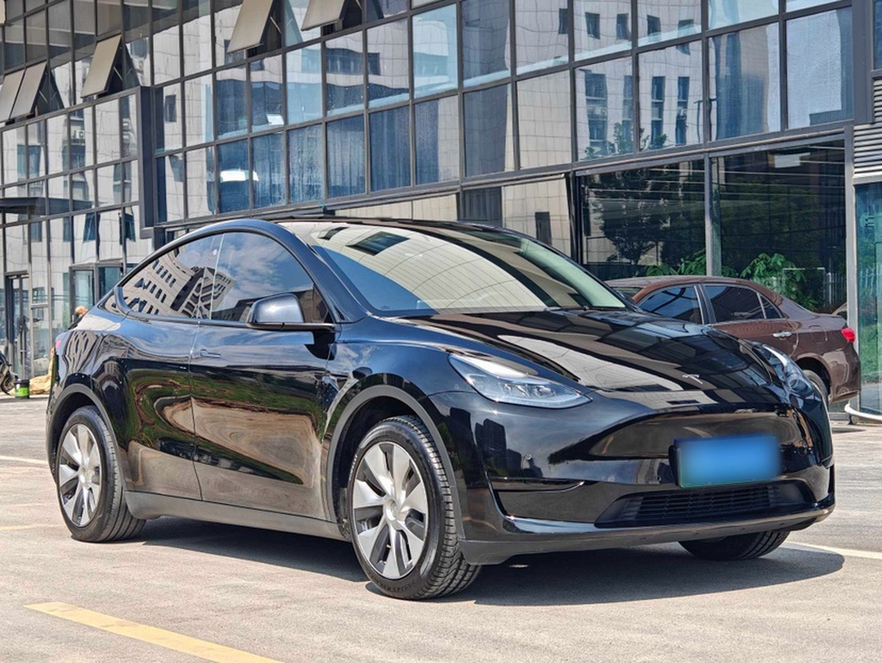 Model Y 2022 Facelift RWD photo 2