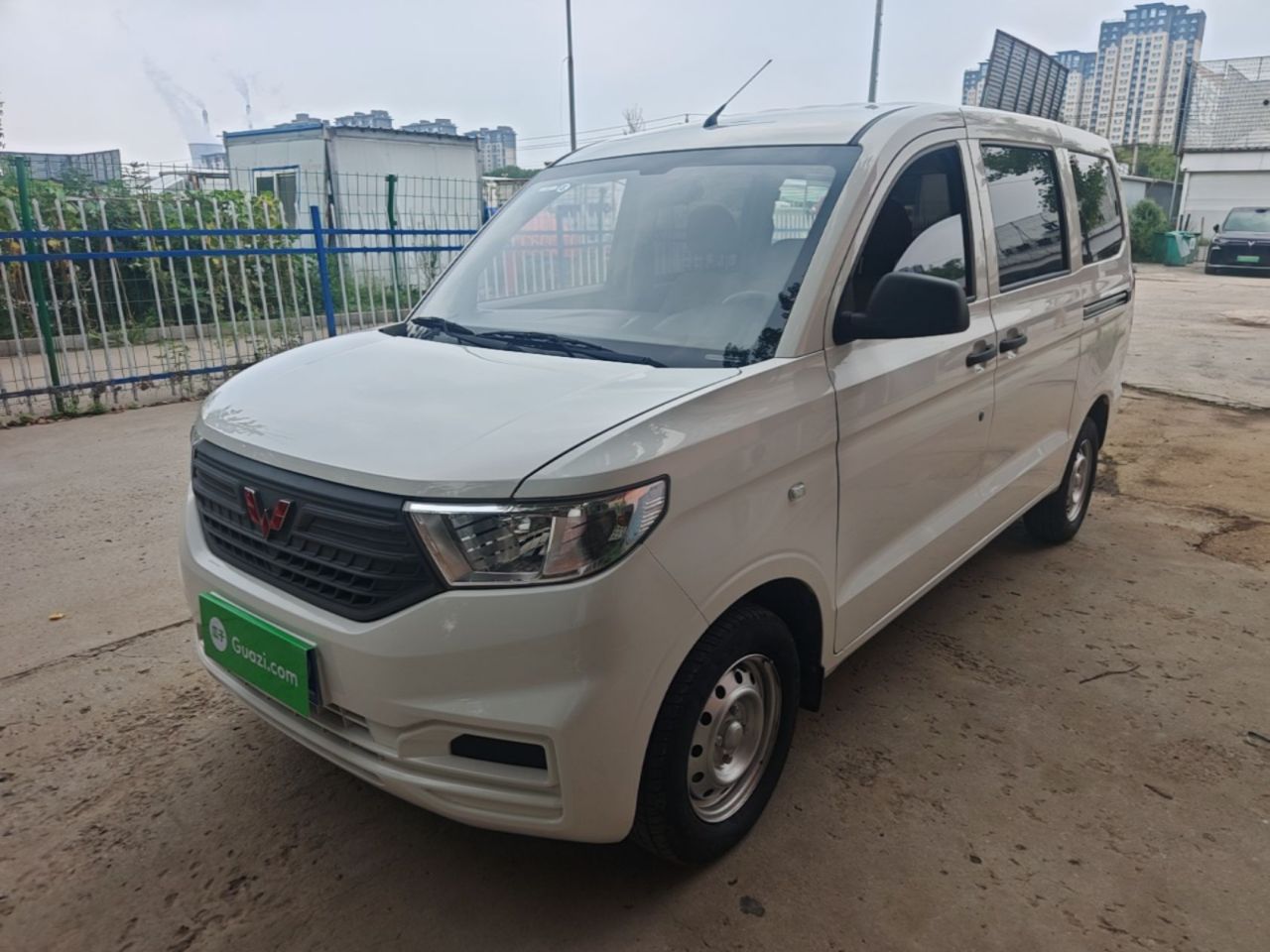 Wuling Hongguang V 2022 1.5L LAR