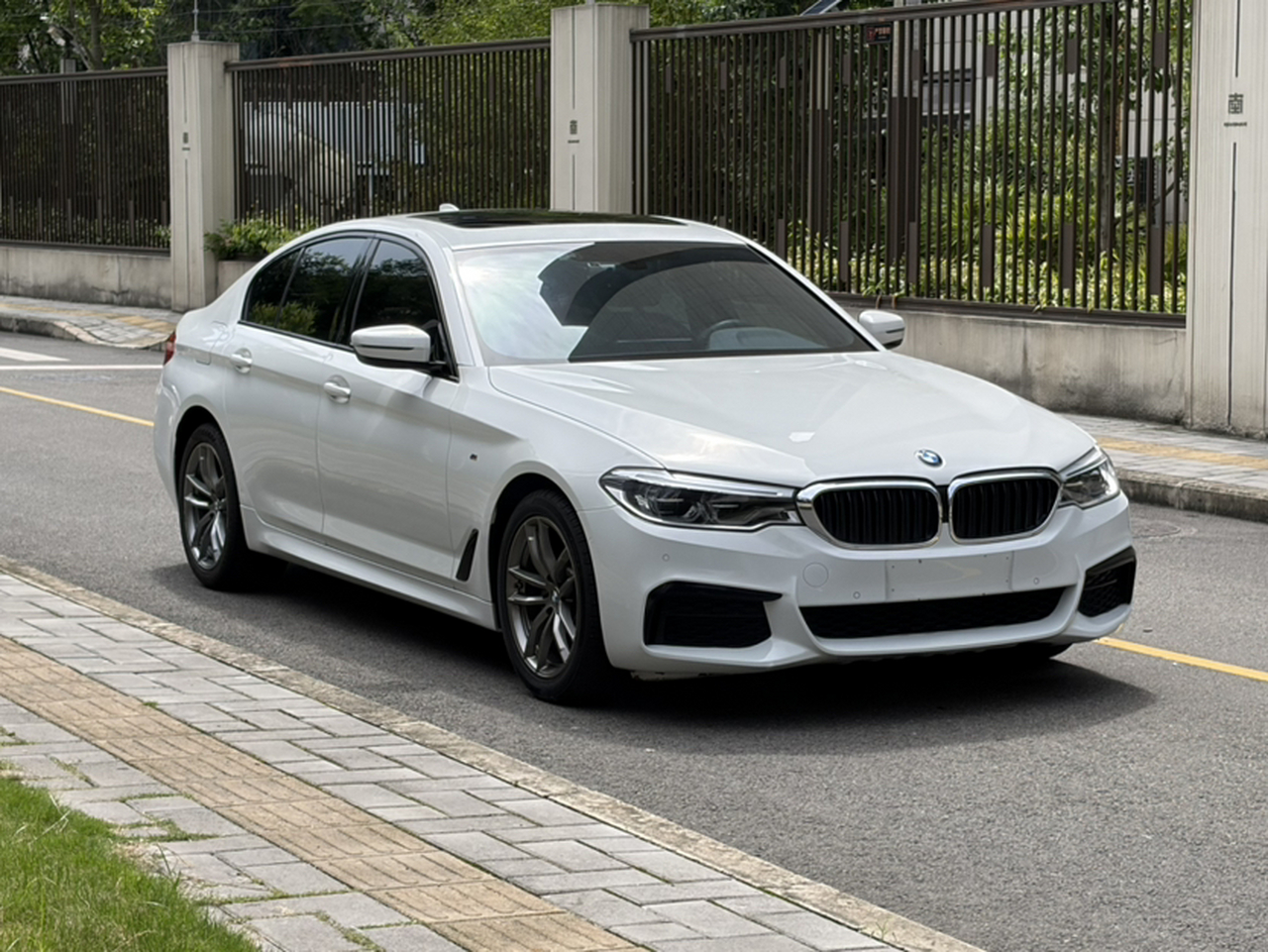 5 Series Imported 2020 525i M Sport Package photo 2
