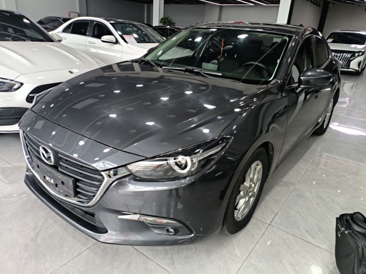 3 Axela 2017 Sedan 1.5L AT Luxury China V