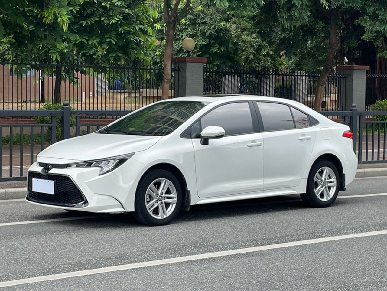 Levin 2022 185T CVT Luxury