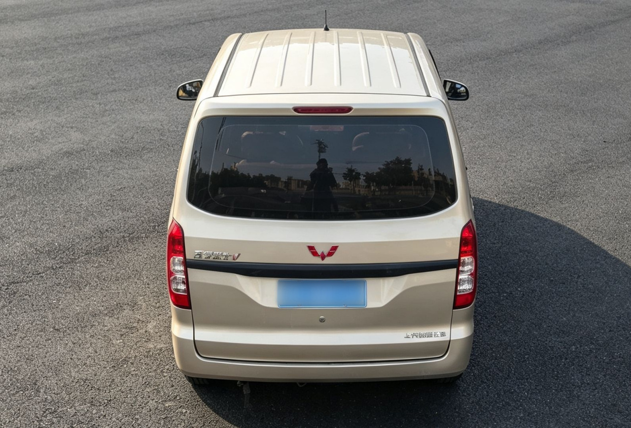 Wuling Hongguang V 2022 1.5L LAR photo 4