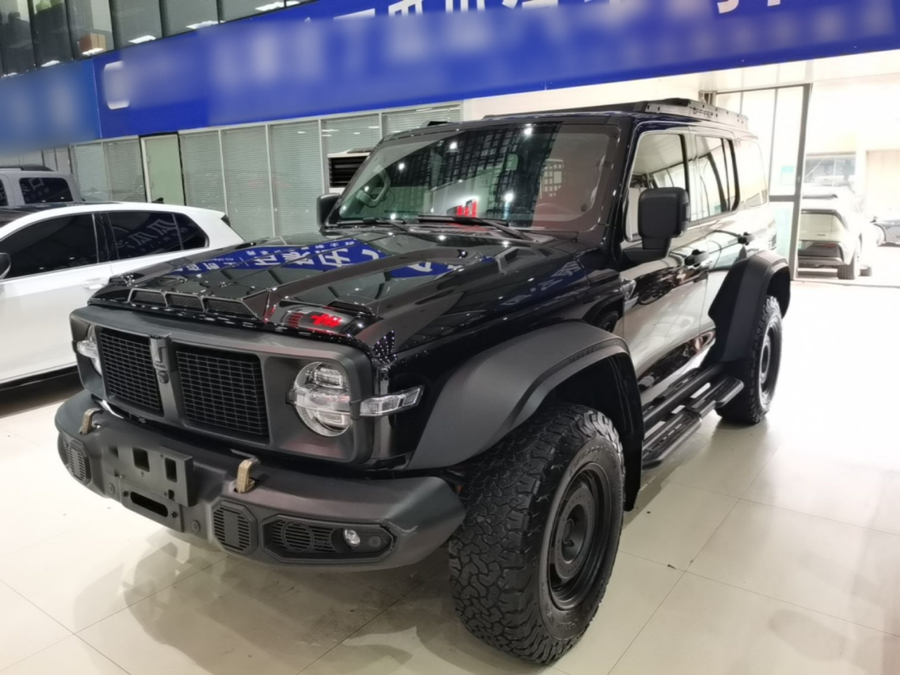 300 2023 2.0T 02