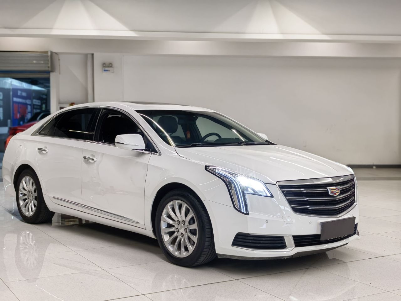 XTS 2018 28T Tech photo 3