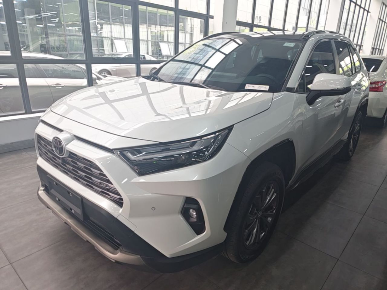 RAV4 2024 2.0L CVT RWD Plus