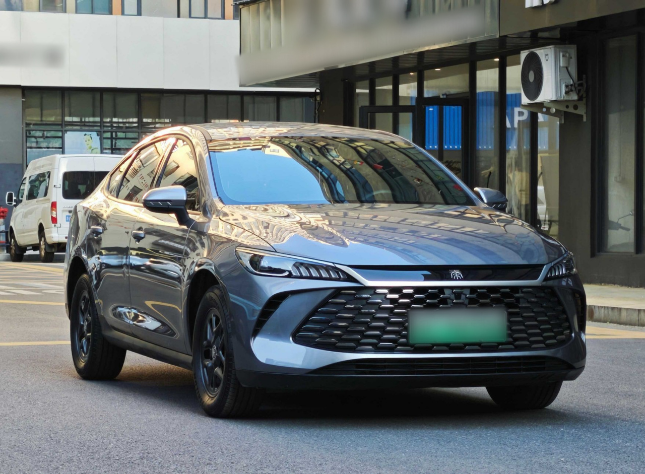Qin PLUS 2025 DM-i ADAS 128KM Progressive photo 3