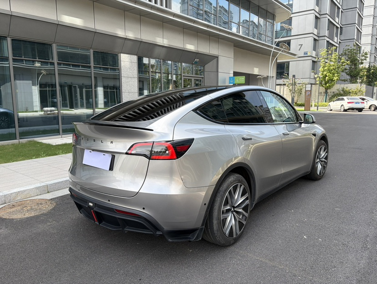 Model Y 2022 RWD photo 2