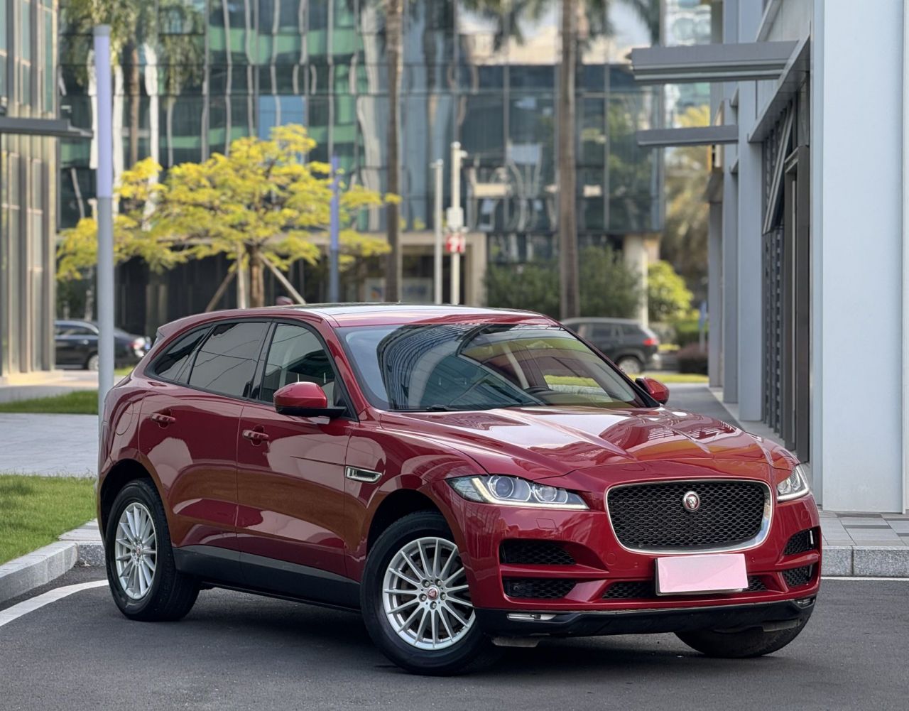 F-PACE 2018 2.0T RWD Exclusive photo 2