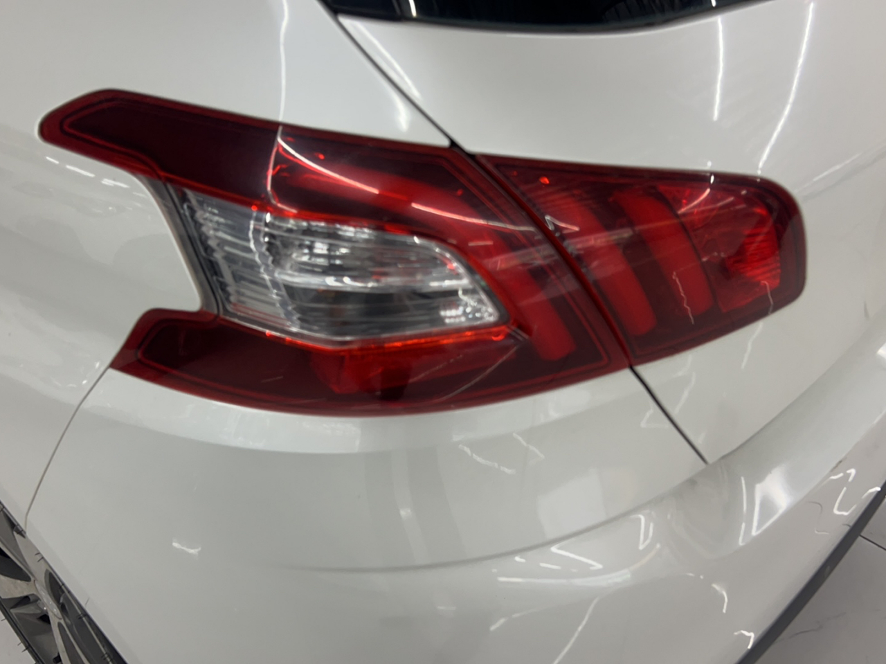 308S 2015 1.6T AT photo 2