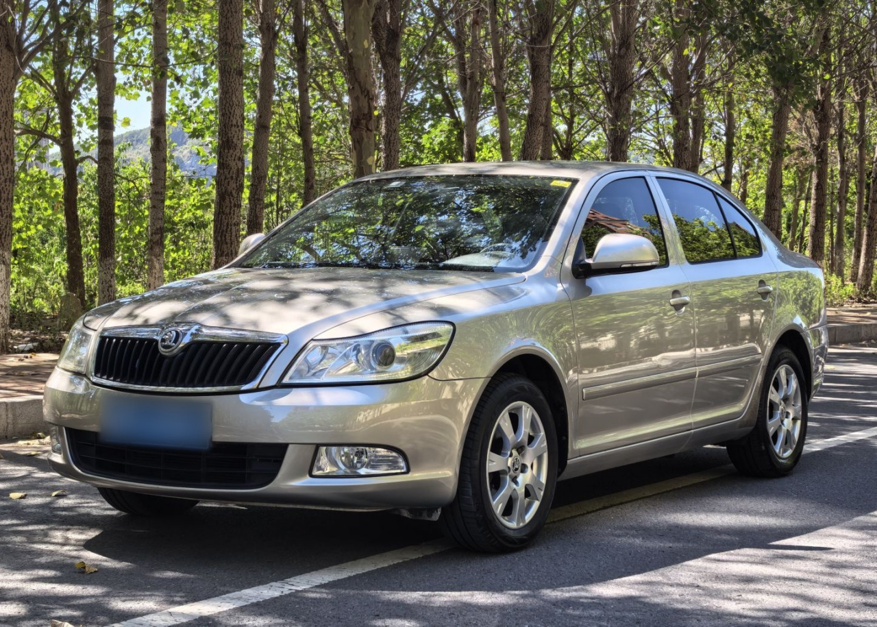 Octavia 2014 1.6L AT