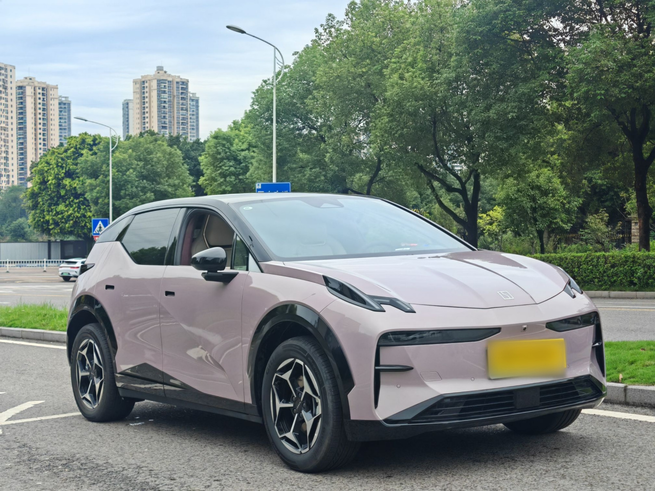 X 2025 5-Seater RWD photo 2