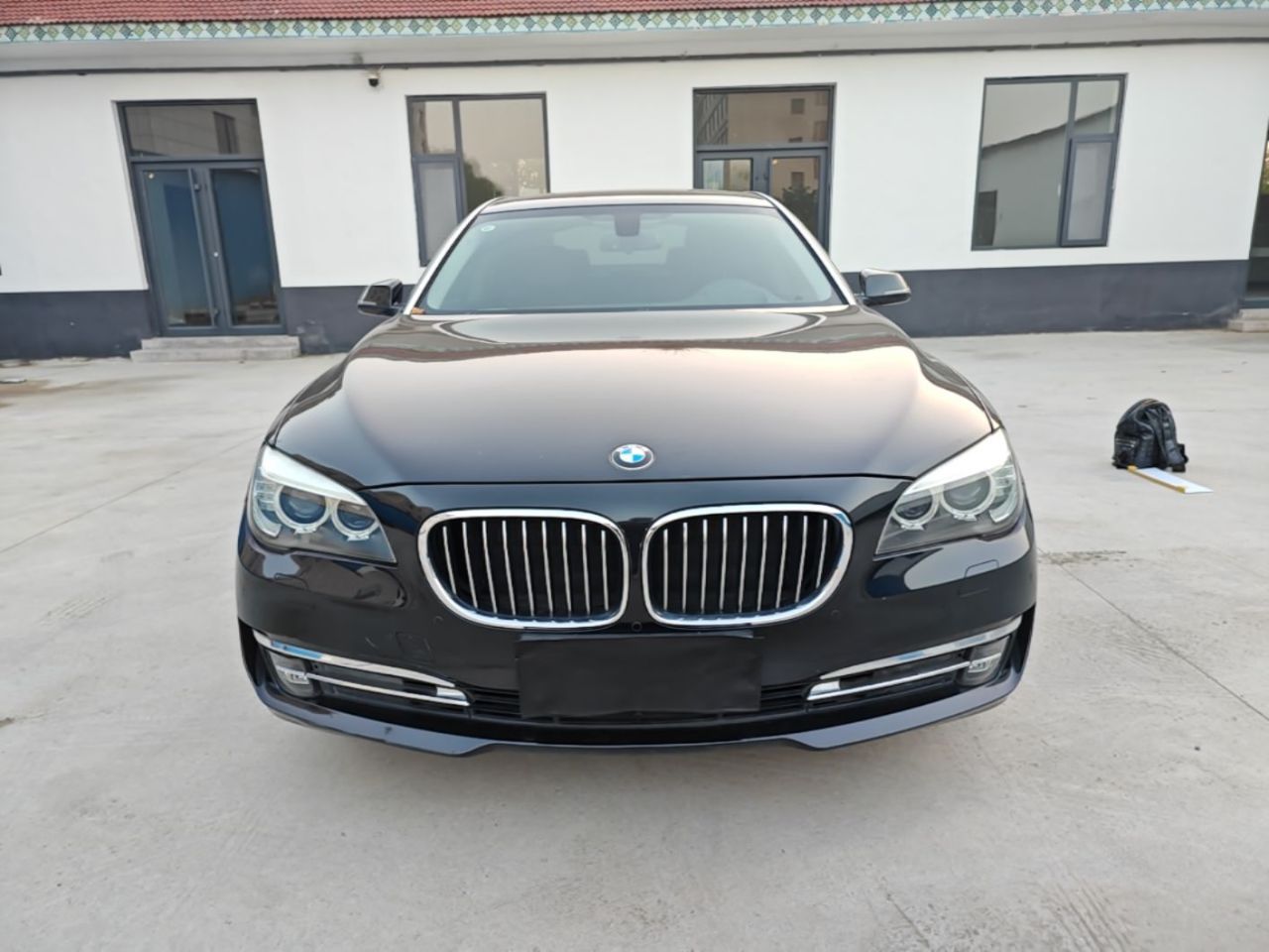 7 Series 2014 730Li photo 2
