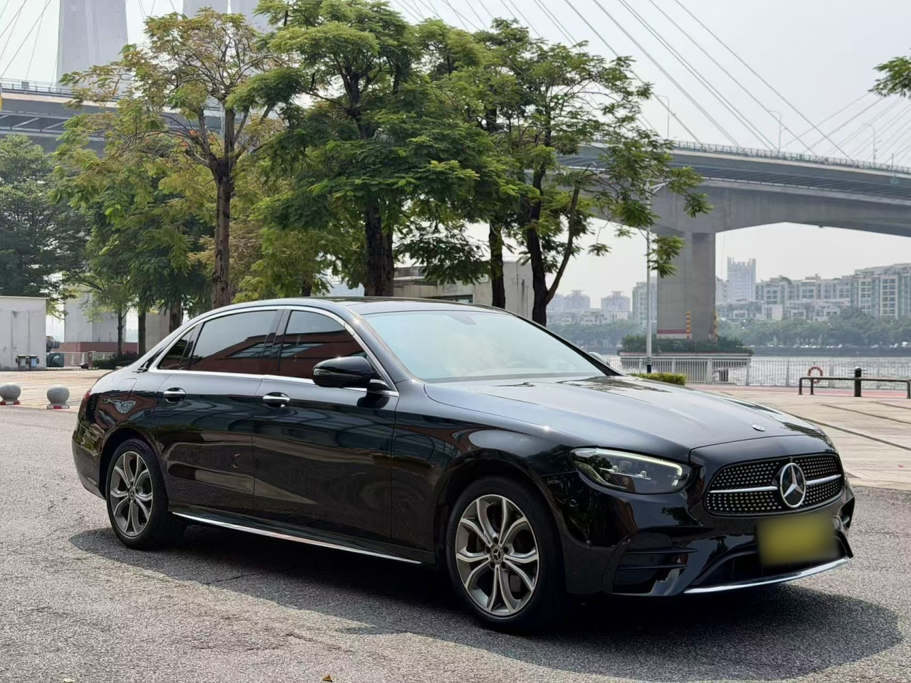 E-Class 2021 E 300 L Sport Luxury photo 3