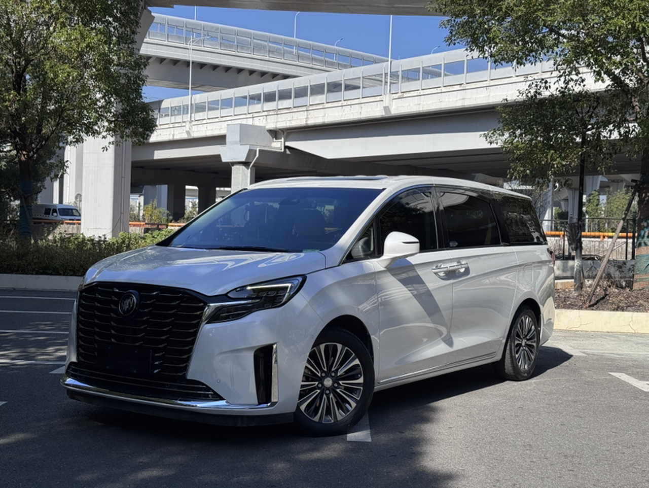 GL8 2023 ES Luxury