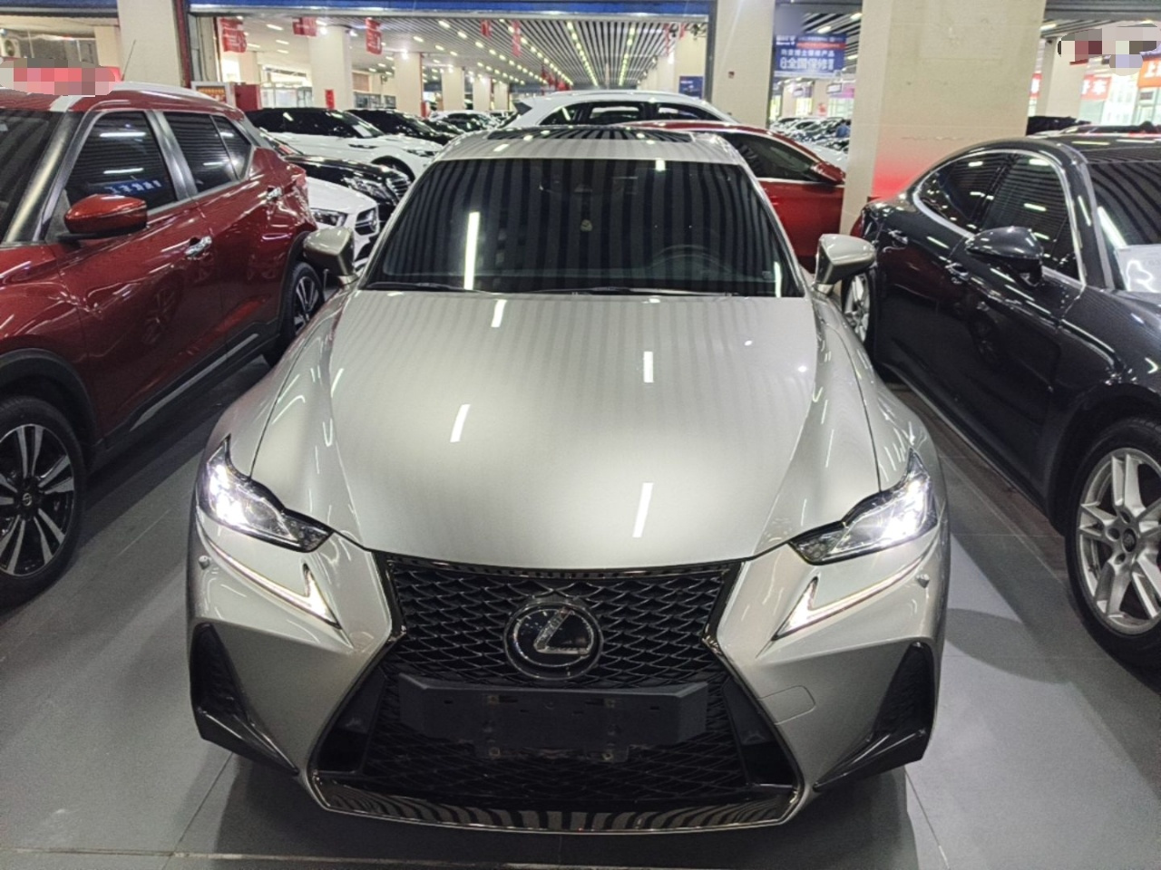 IS 2017 300 F SPORT photo 2