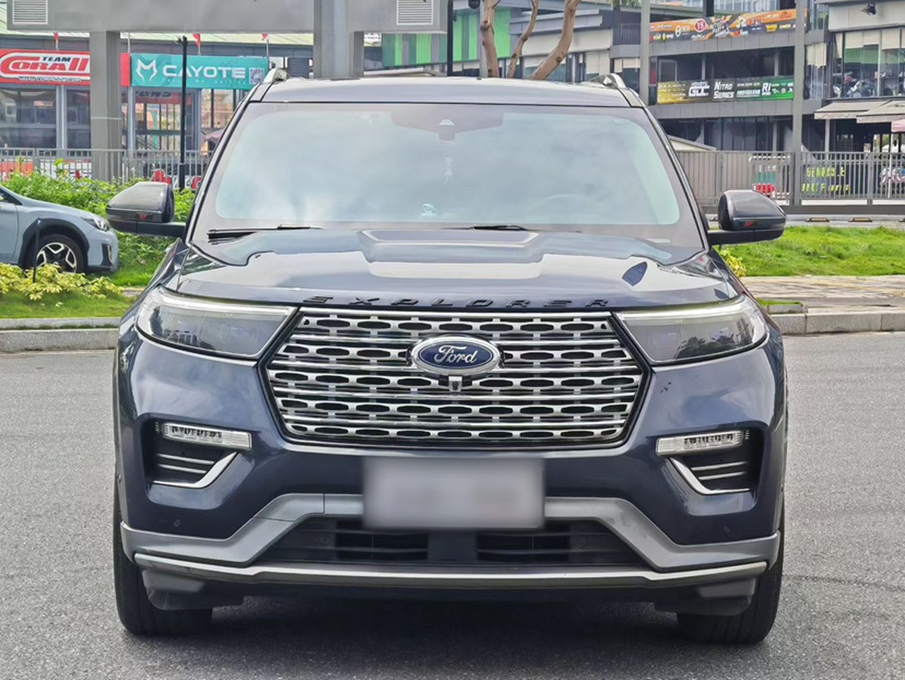 Explorer 2020 EcoBoost 285 AWD Titanium 7-Seater photo 2