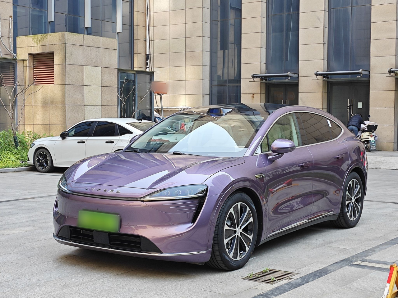 HIMA Luxeed R7 2025 EREV 251km Max