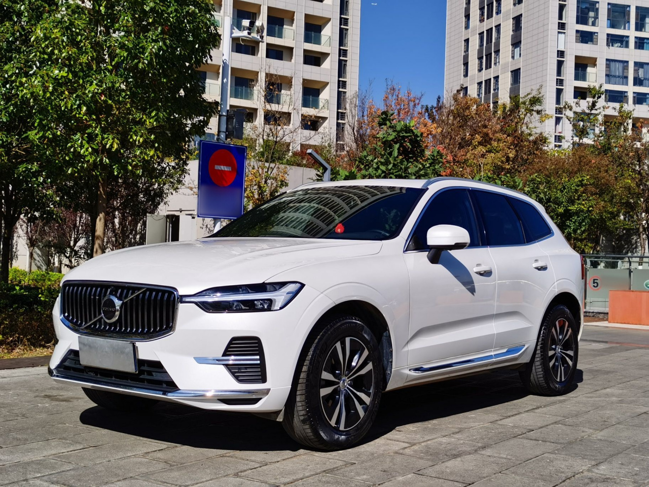 XC60 2023 B5 AWD Luxury photo 2