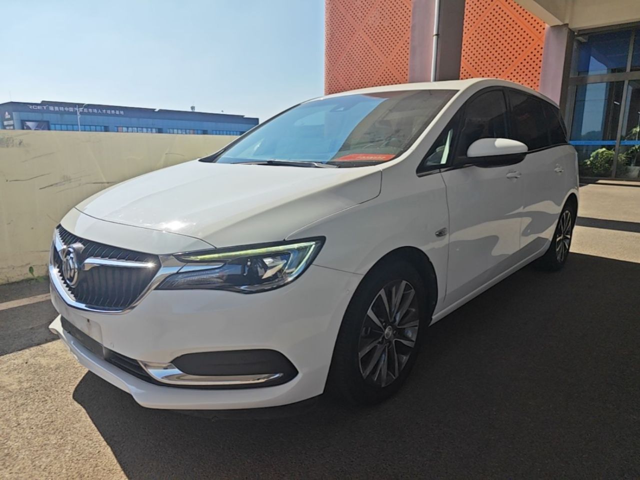 GL6 2018 18T 6-Seater Premium