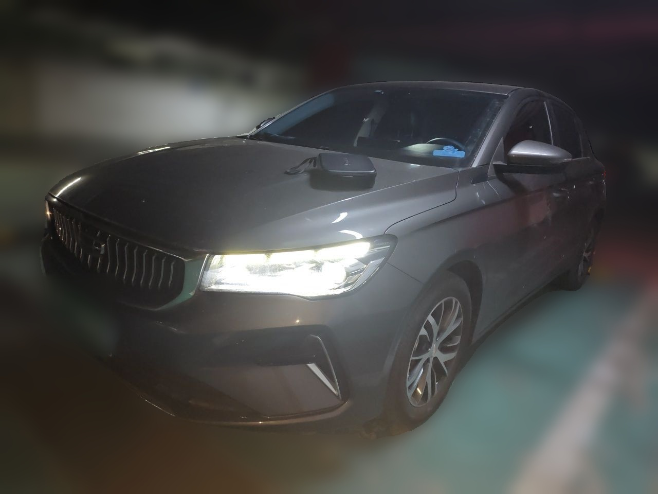 Emgrand 2023 4 Champion 1.5L CVT Luxury
