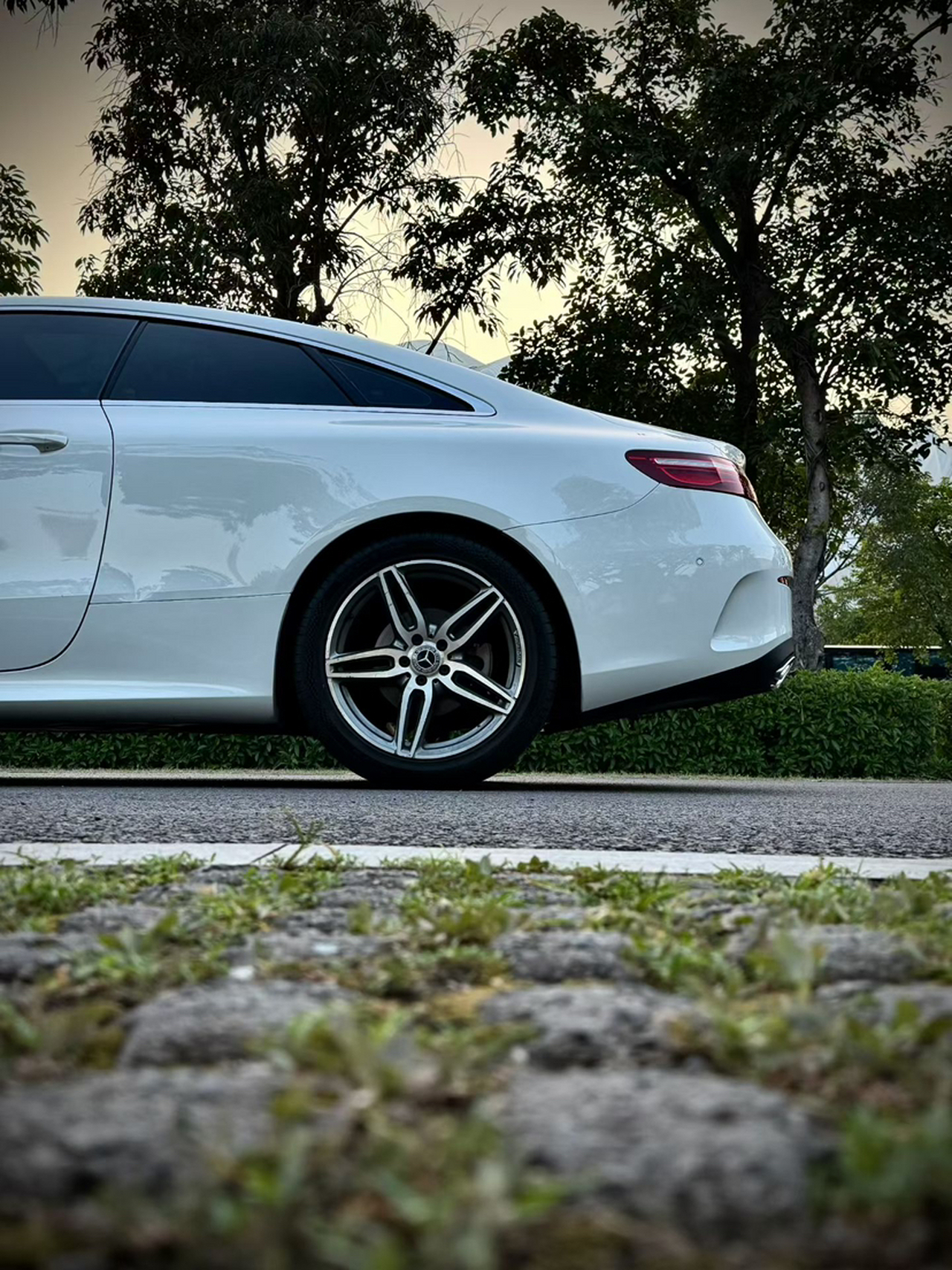 E-Class Imported 2018 E 200 Coupe photo 3