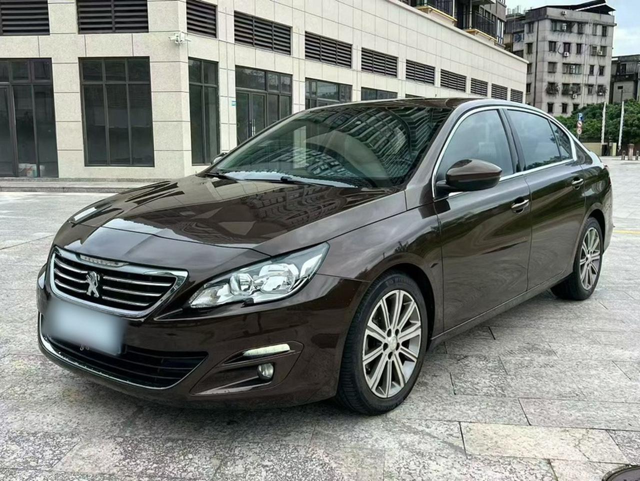 408 2014 1.8L AT Luxury