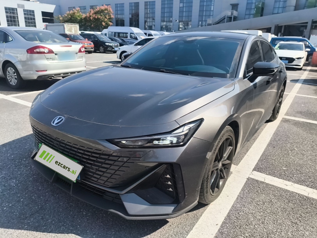 UNI-V 2023 1.5T Premium