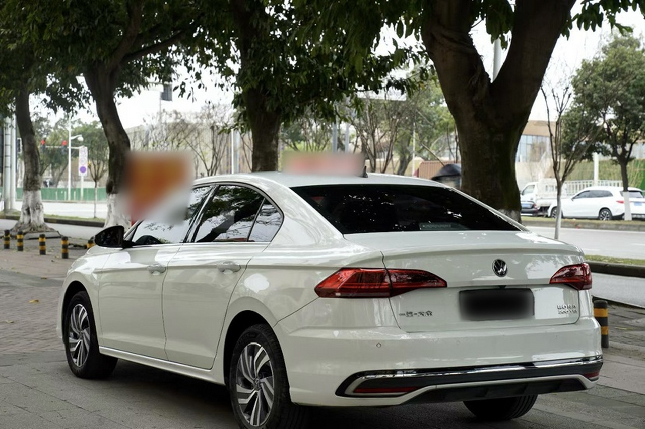 Bora 2023 200TSI DSG photo 3