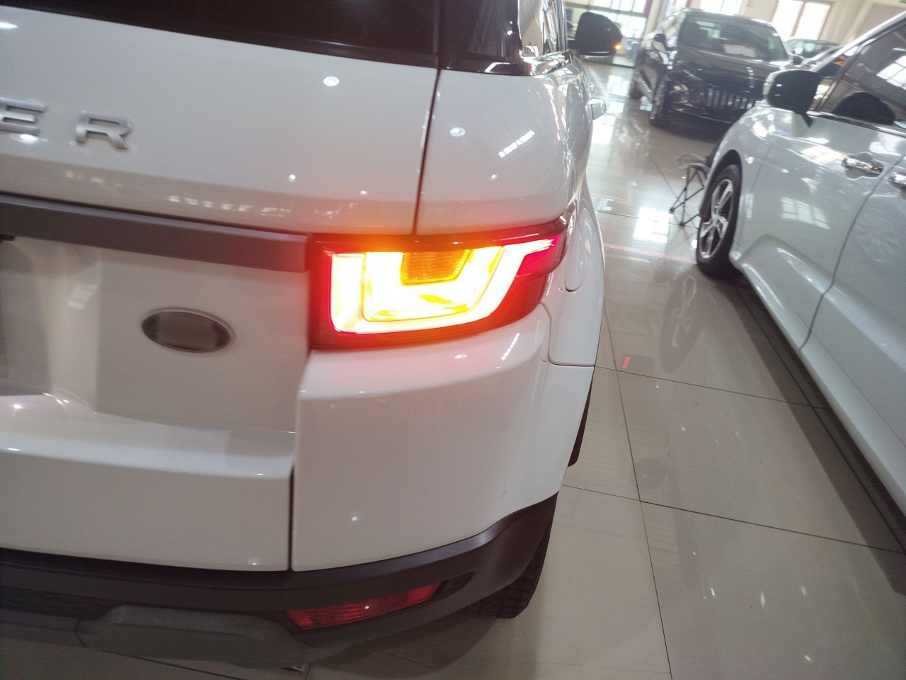 Range Rover Evoque 2018 240PS PURE photo 2