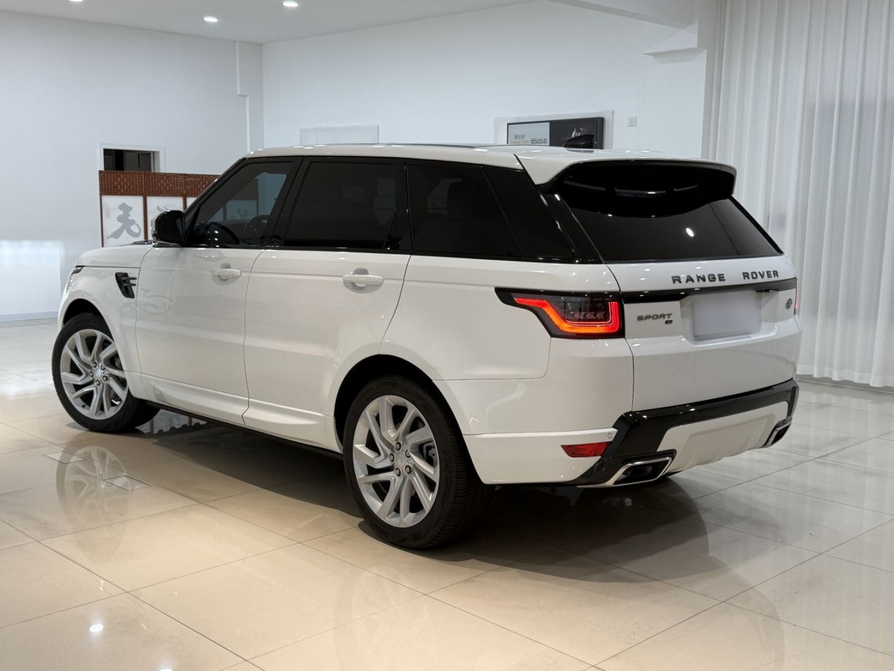 Range Rover Sport 2020 3.0 L6 HSE DYNAMIC photo 4
