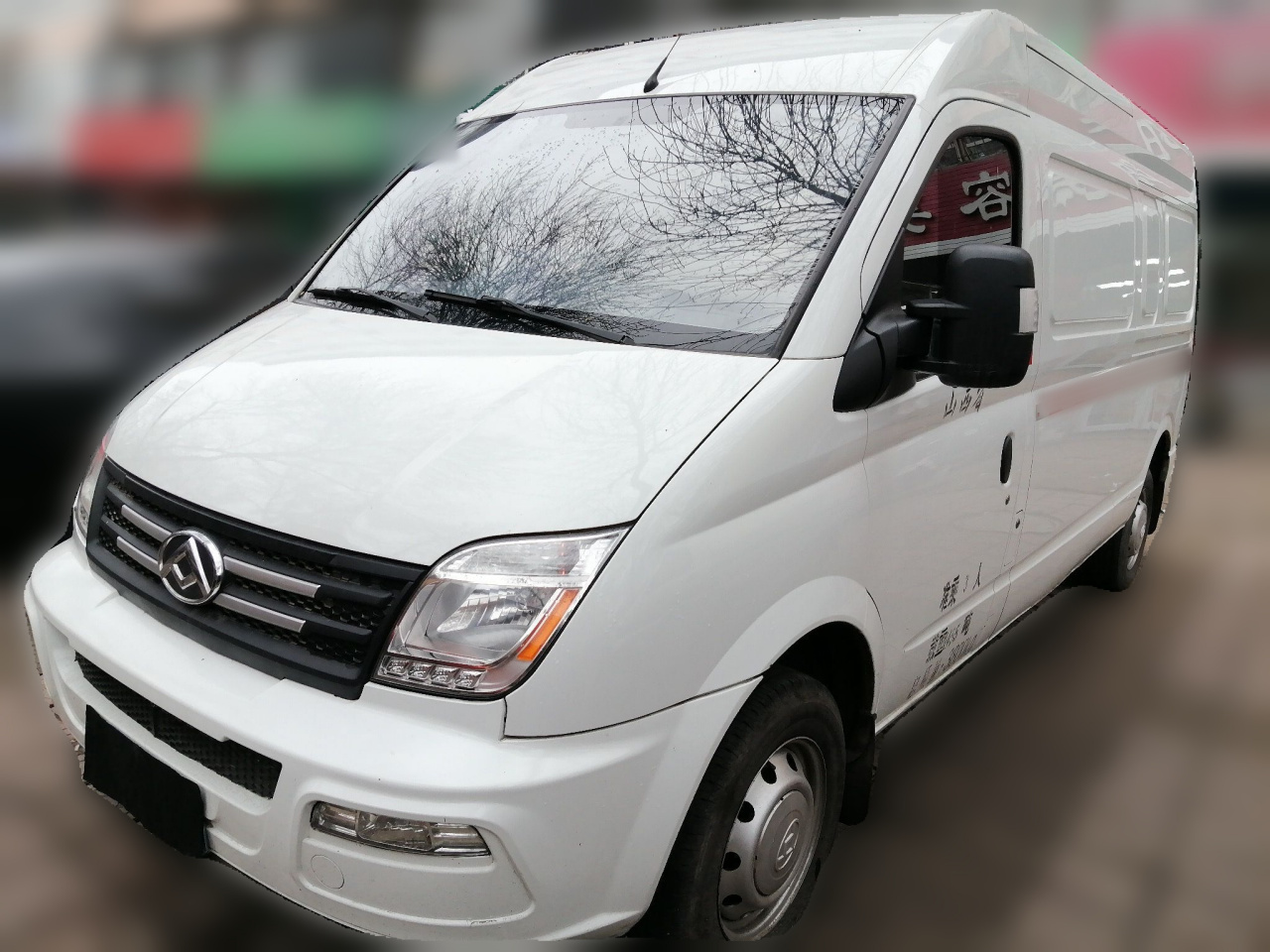 MAXUS V80 2023 2.0T MT Classic Long Wheelbase 3-Seater