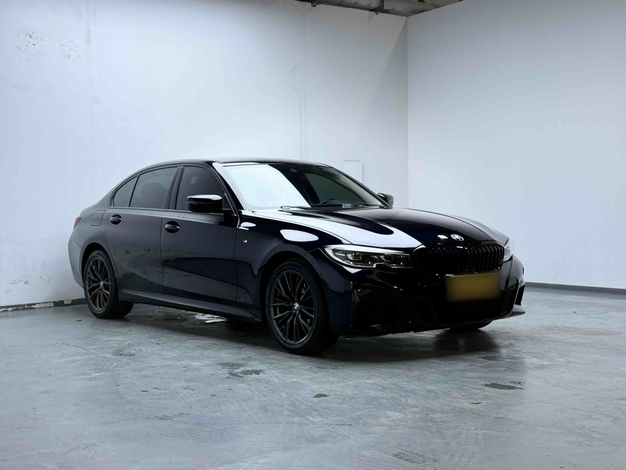 3 Series 2022 325Li M M Sport Night Package photo 3