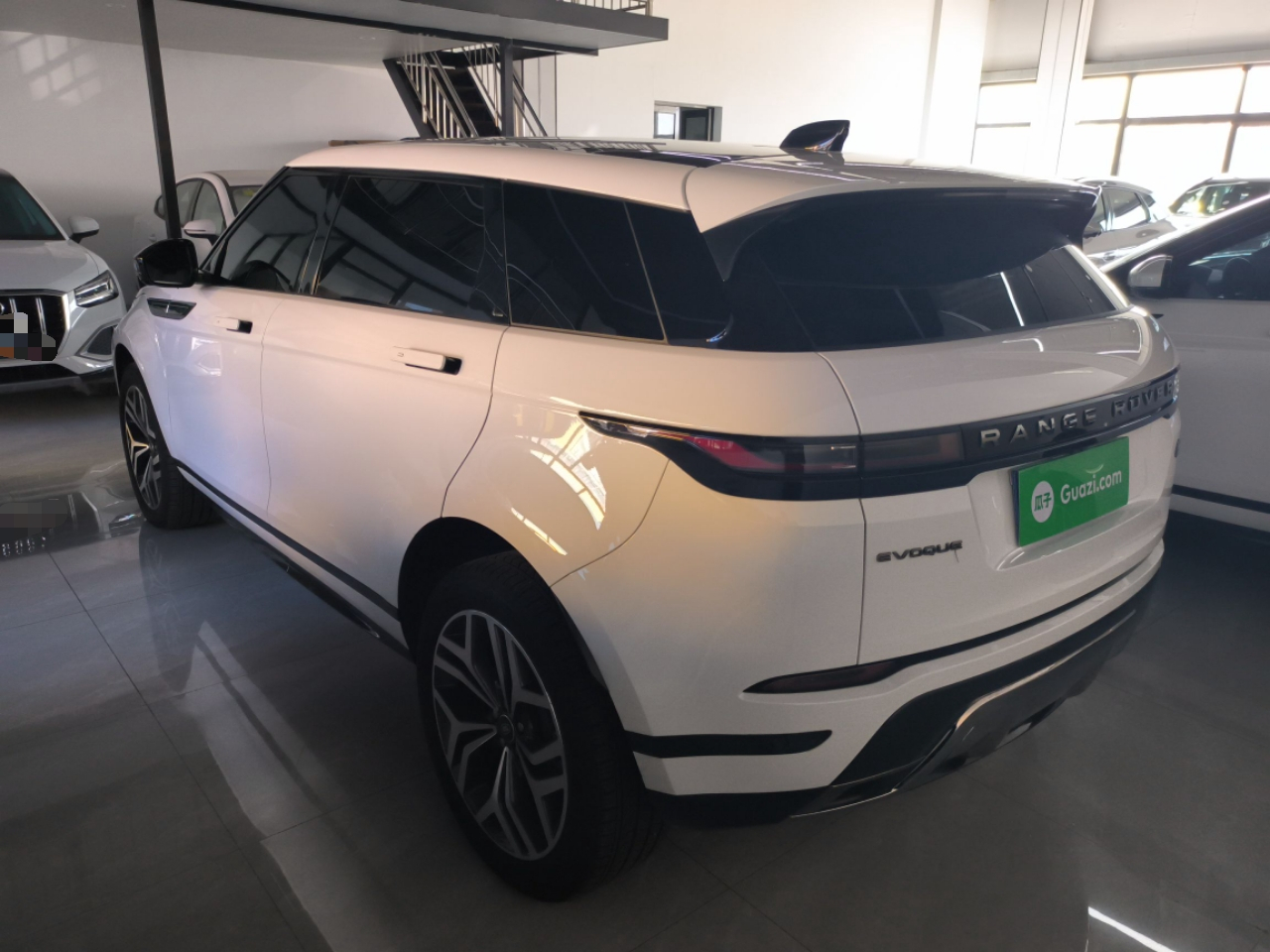 2024 Range Rover Evoque L SE photo 4