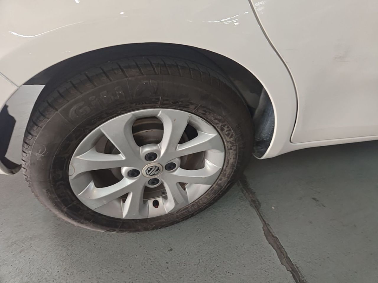 3 2014 1.5L AMT Elite photo 3