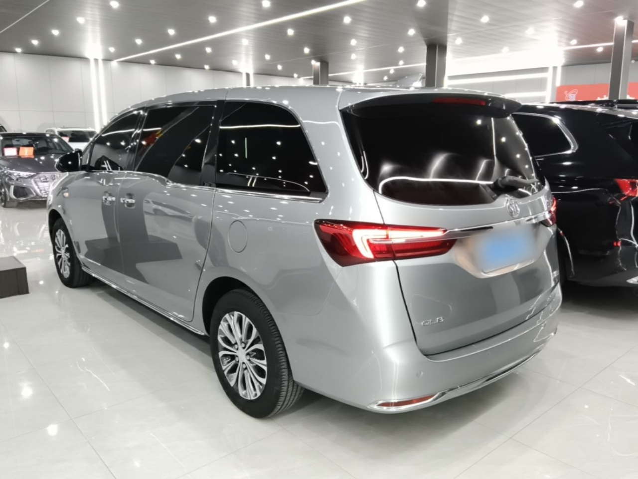 GL8 2023 Facelift Luxury photo 4